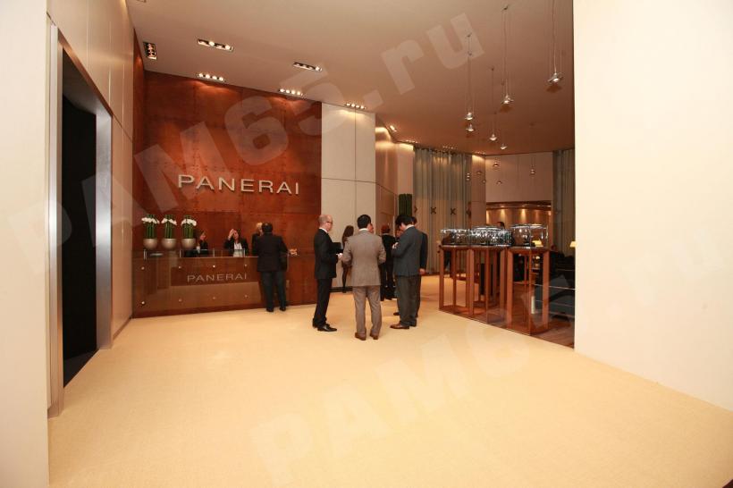 SIHH 2012: Выставочный зал часов Panerai