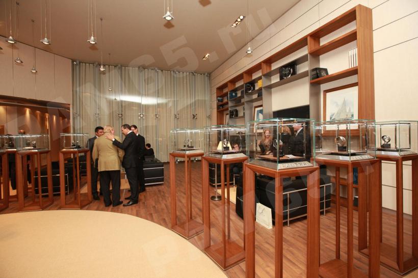 SIHH 2012: Выставочный зал часов Panerai