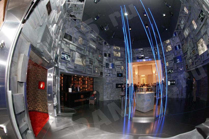 SIHH 2012: Выставочный зал часов Roger Dubuis
