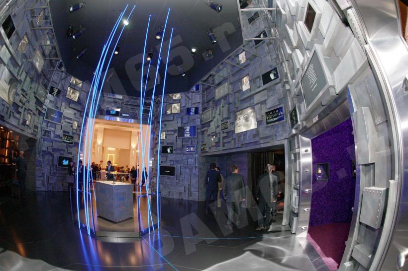 SIHH 2012: Выставочный зал часов Roger Dubuis