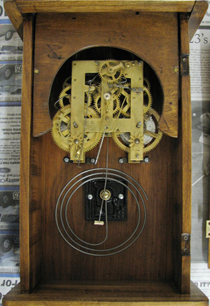 старинные часы Регулятор