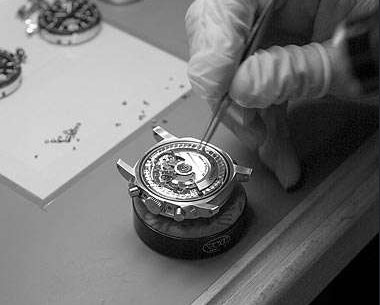 процесс сборки часов Panerai