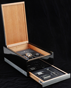 часы Grönefeld GMT-06