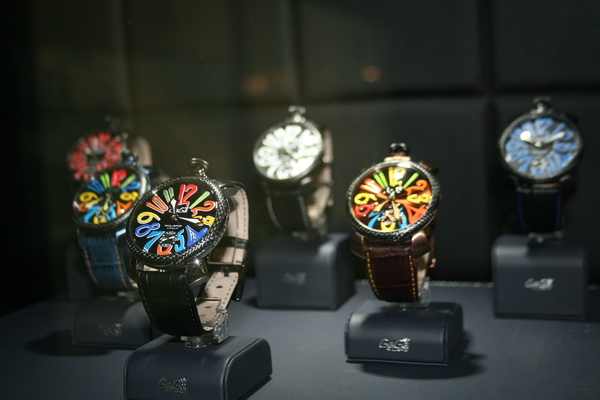 часы компании GaGa Milano представленные на выставке Baselworld 2011