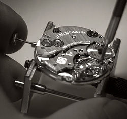 сборка механизма часов H.Moser & Cie