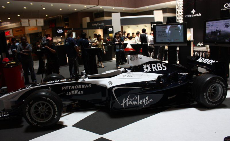 Williams Toyota FW30 на выставке Oris Williams Toyota FW30 на выставке Oris
