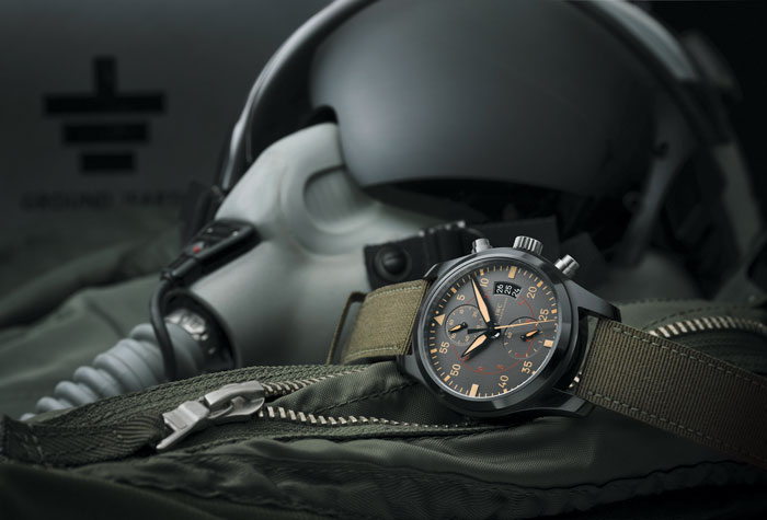 модель Pilot’s Watch Chronograph TOP GUN Miramar (Ref. IW388002)