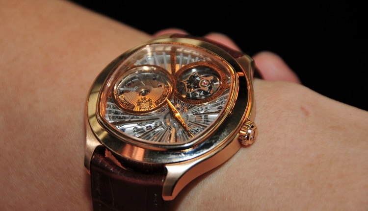 часы Piaget Emperador Coussin Tourbillon Automatic Ultra-Thin