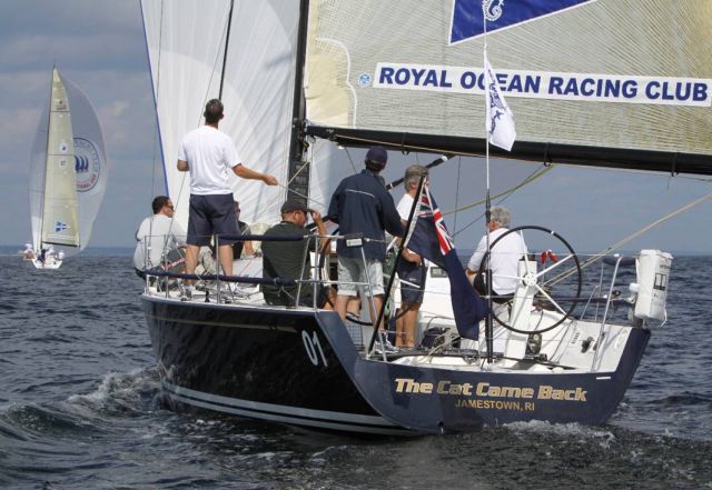 яхта с эмблемой RORC (Royal Ocean Racing Club) яхта с эмблемой RORC (Royal Ocean Racing Club)