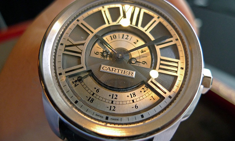 Часы Calibre de Cartier Dual Time Zone