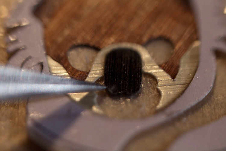 процесс изготовления миниатюры циферблата часов Rotonde de Cartier Koala Motif