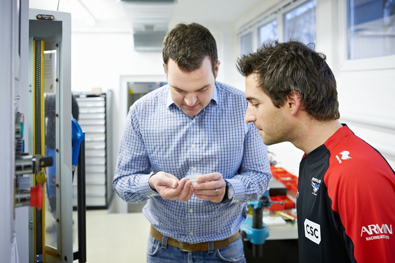 гонщик команды Marussia F1 Тимо Глок посетил мануфактуру Armin Strom