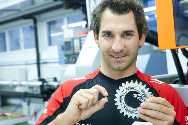 гонщик команды Marussia F1 Тимо Глок посетил мануфактуру Armin Strom
