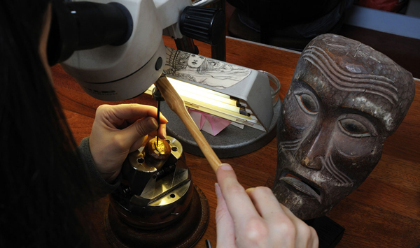 процесс изготовления часов Metiers d`Art Les Masques процесс изготовления часов Metiers d`Art Les Masques