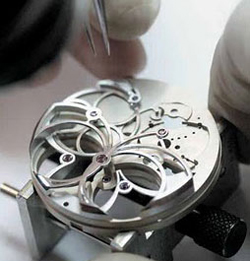 процесс сборки часов Andreas Strehler