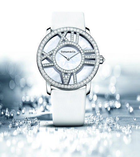 Часы Tiffany & Co Atlas Cockltail из белого золота 18-ти карат, инкрустированные 197 бриллиантами, достойны запястья самой королевы!