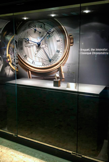 Экспозиция Breguet в женевском аэропорту