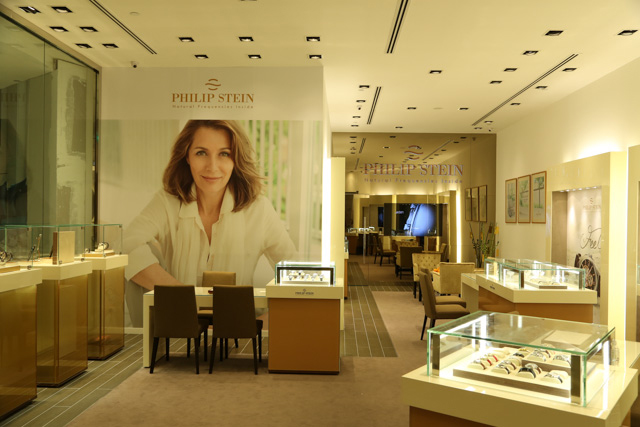 Интерьер бутика Philip Stein в ION, Singapore Интерьер бутика Philip Stein в ION, Singapore