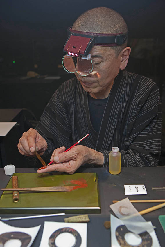 Ямамото - мастер древней японской техники эмалевой росписи «маки-е»