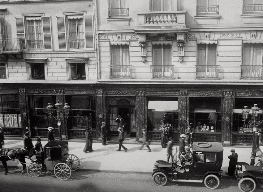 Cartier     13       (rue de la Paix).