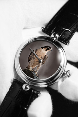 часы из серии Falcon Collection