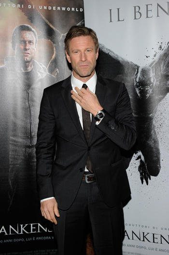 Аарон Экхарт (Aaron Eckhart) носит часы BVLGARI Octo