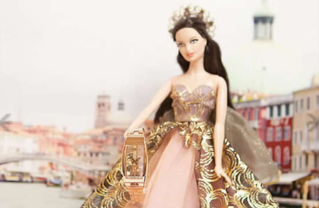 кукла Barbie Couture Angel представляет часы Corum Miss