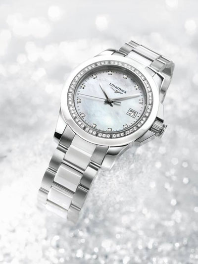 Те же самые часы Longines Sport Collection - Ladies Diamond Conquest, но для блондинок.