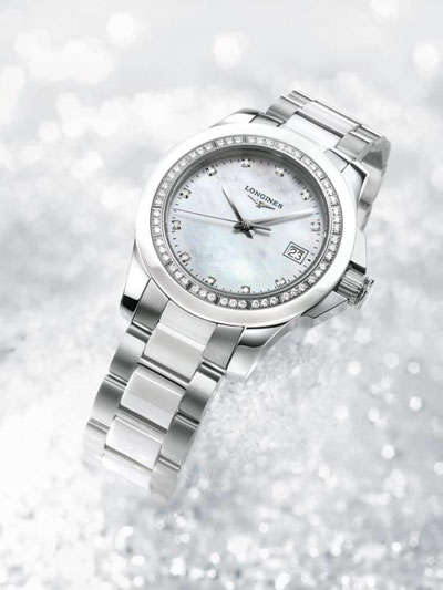 Те же самые часы Longines Sport Collection - Ladies Diamond Conquest, но для блондинок. Те же самые часы Longines Sport Collection - Ladies Diamond Conquest, но для блондинок.