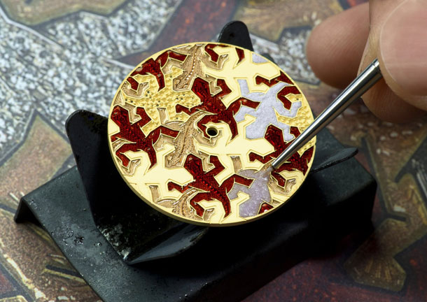 выемчатая эмаль Grand Feu часов Métiers d’Art Les Univers Infinis Lizard (Ref. 86222/000G-9834)
