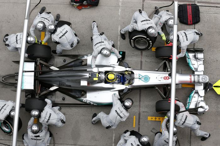 гоночная команда Mercedes AMG Petronas