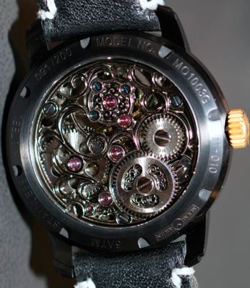 задняя сторона часов Batman Tourbillon задняя сторона часов Batman Tourbillon
