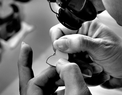 перламутр и инкрустация часов Van Cleef & Arpels
