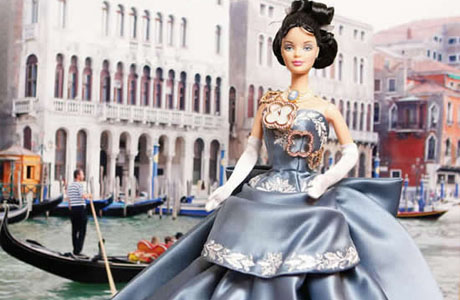 кукла Barbie Wedgewood представляет часы Van Cleef & Arpels Alhambra Vintage