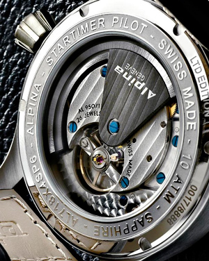 задняя сторона часов Alpina Startimer Pilot Worldtimer