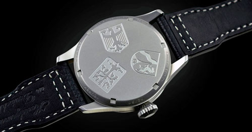 задняя сторона часов Tourby Pilot Old Radium Automatic (Ref. 9030) задняя сторона часов Tourby Pilot Old Radium Automatic (Ref. 9030)