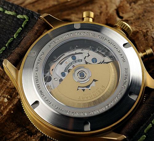 задняя сторона часов Marine Chronograph Chronometer Bronze