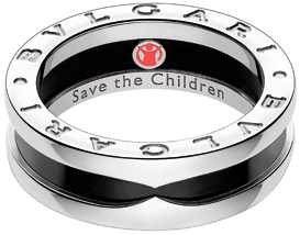 Кольцо из серебра и керамики, специально созданное Bulgari для сбора средств в помощь нуждающимся детям