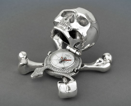 часы Skull Clock