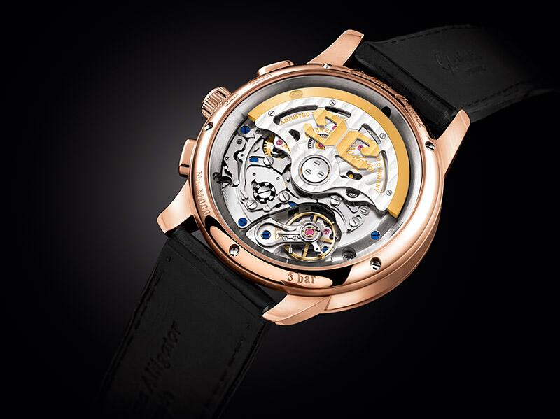 Часы Senator Chronograph Panorama Date от Glashütte Original