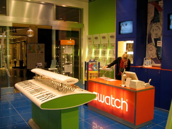 один из многочисленных магазинов Swatch