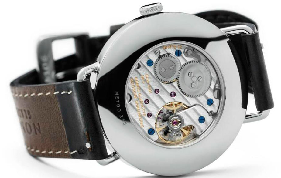 Часы Metro Datum Gangreserve от Nomos