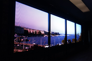Панорама Женевы на гигантских экранах