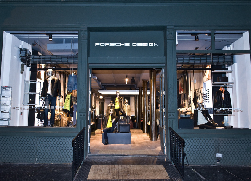 Самый крупный магазин Porsche Design в Нью-Йорке.