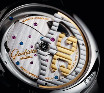 задняя сторона часов Glashutte Original PanoMaticInverse Automatic
