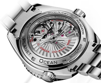задняя сторона часов Omega Seamaster Planet Ocean GMT 600M
