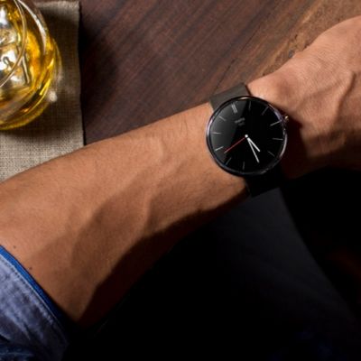 «»  Moto 360  Motorola