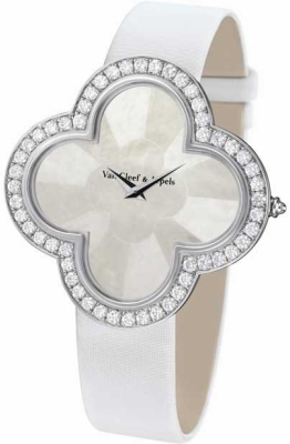 Для дома Van Cleef & Arpels новое — часто вовсе не позабытое старое. Женские часы Alhambra с триумфом возвращаются на запястья прекрасных дам.