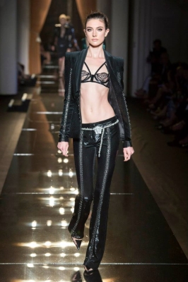 Показ коллекции Atelier Versace Jewelry Collection в Париже Показ коллекции Atelier Versace Jewelry Collection в Париже