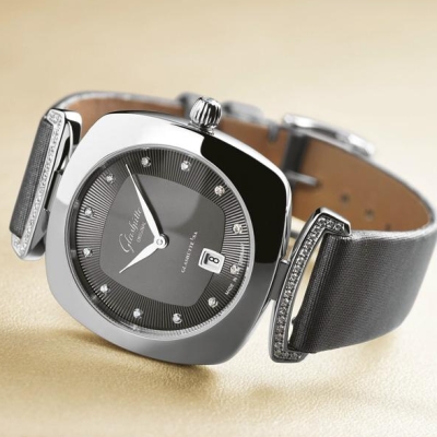 часы Pavonina от Glashütte Original